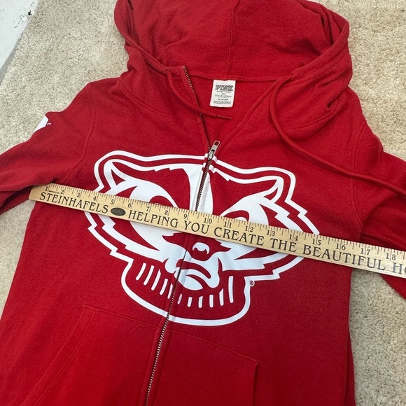 Victoria’s Secret Wisconsin Badgers Women’s  XS Zip-Up Hoodie Pink 5th & Ocean - Picture 5 of 10